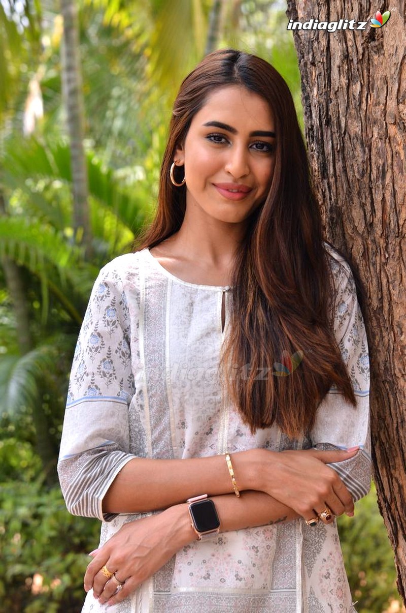 Sophiya Singh Photo Actress photo, image, gallery, stills and clips