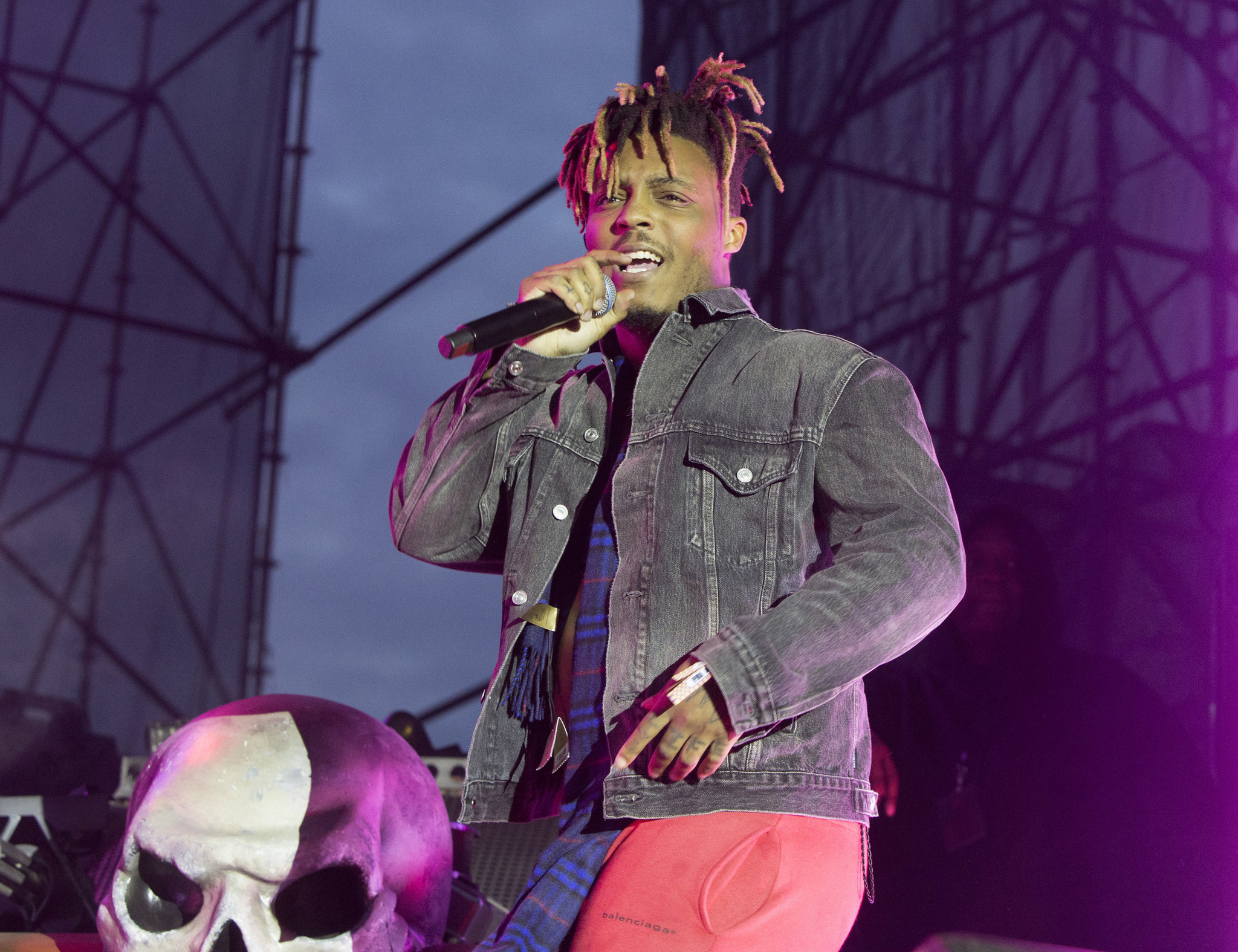 Juice Wrld: Newly released records detail Chicago rapper's final moments