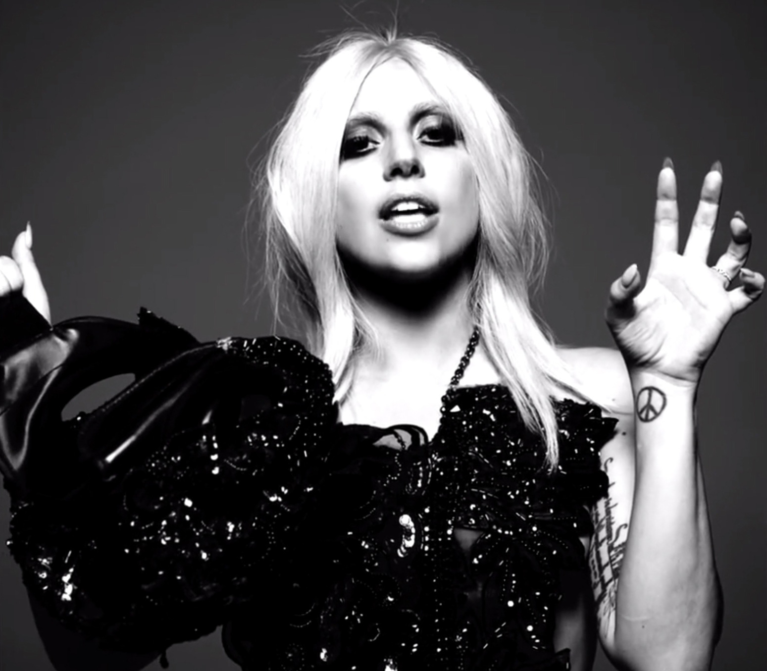 American Horror Story: Hotel: Lady Gaga in new teaser video
