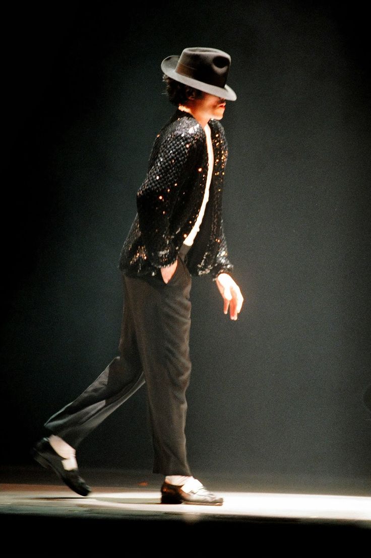 Moonwalk Like The King Of Pop. Michael jackson, Jackson, Moonwalk