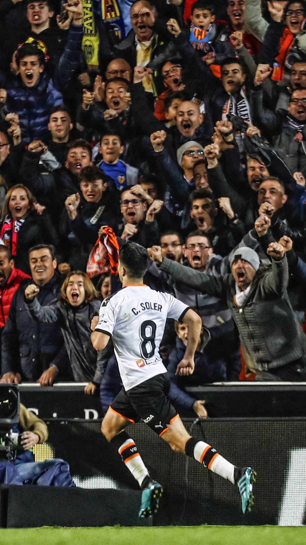 Who needs a new wallpaper?