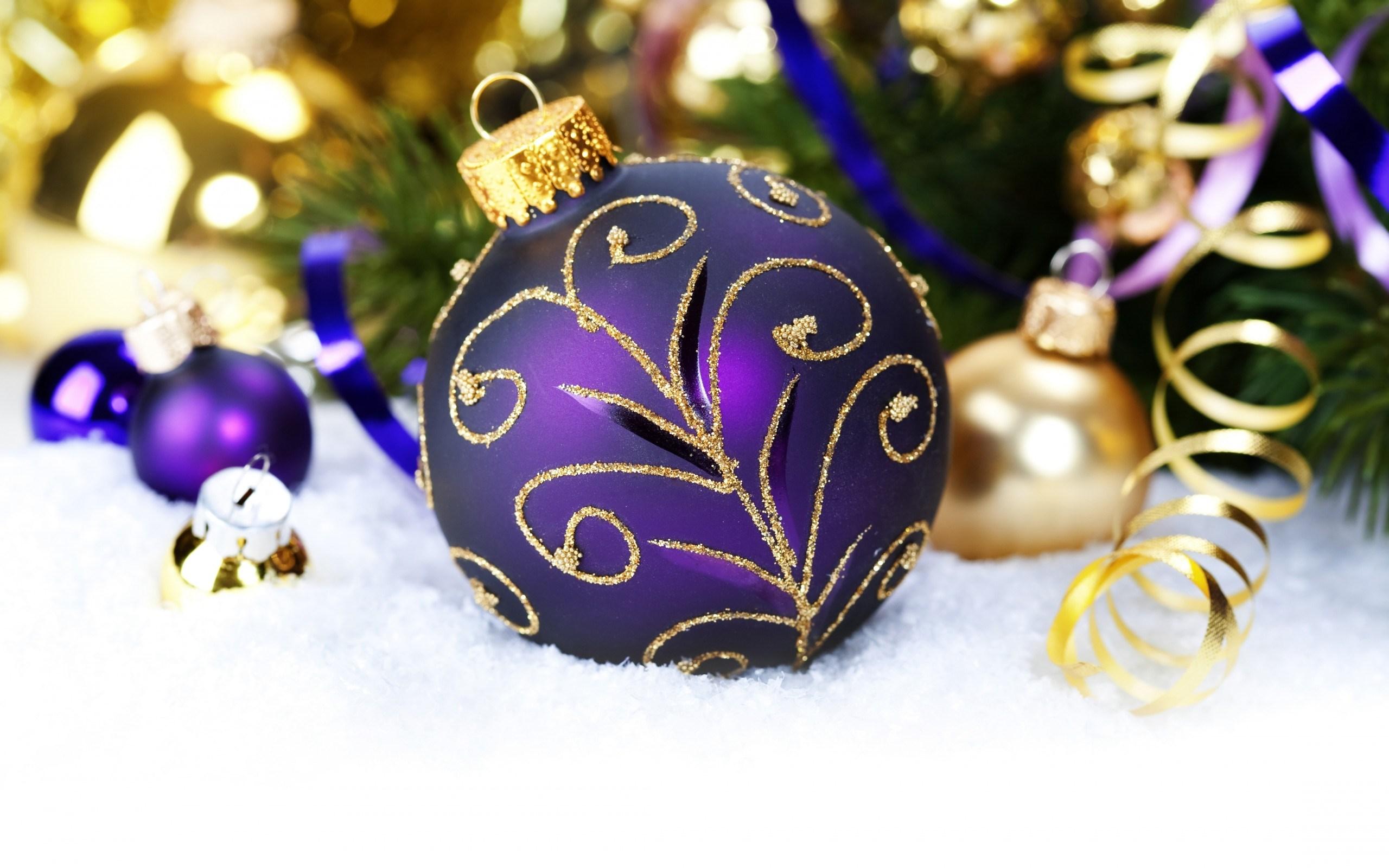 Beautiful Purple Christmas Ball Wallpaper 44077 2560x1600px