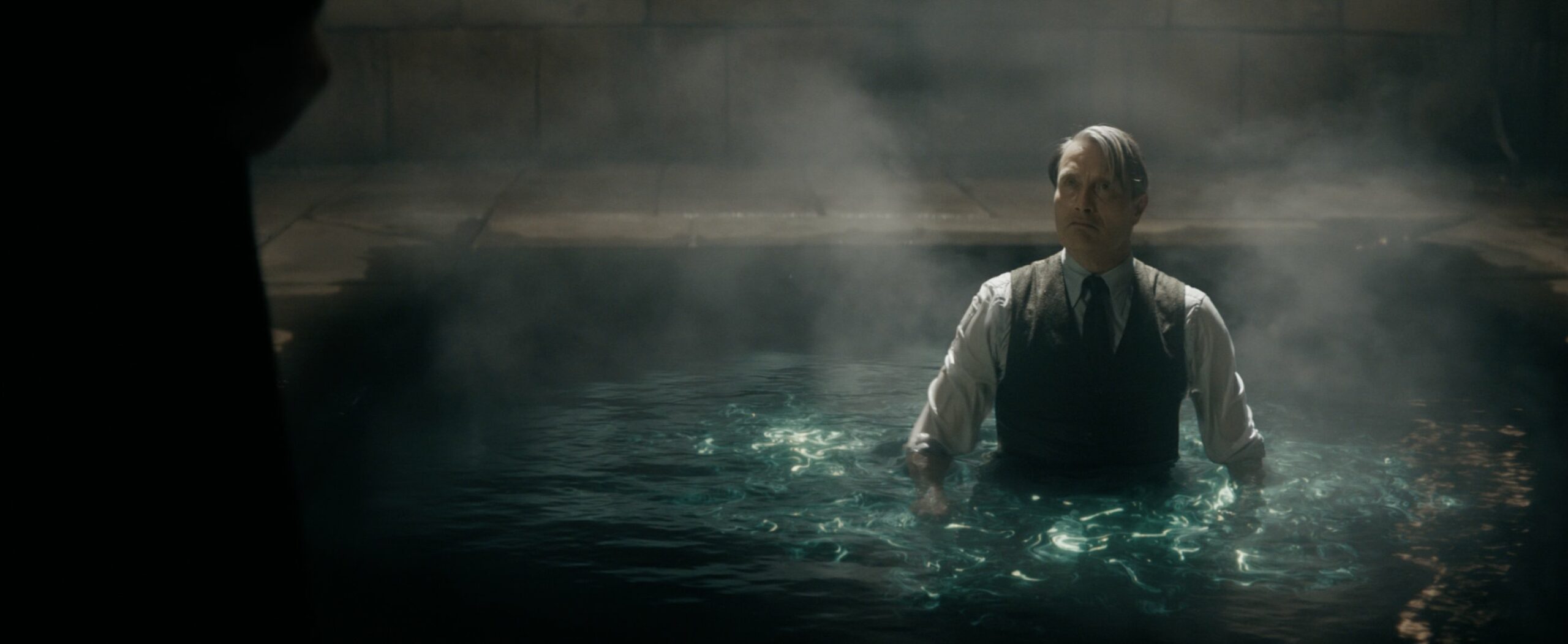 Fantastic Beasts: The Secrets of Dumbledore' Image Reveal Grindelwald