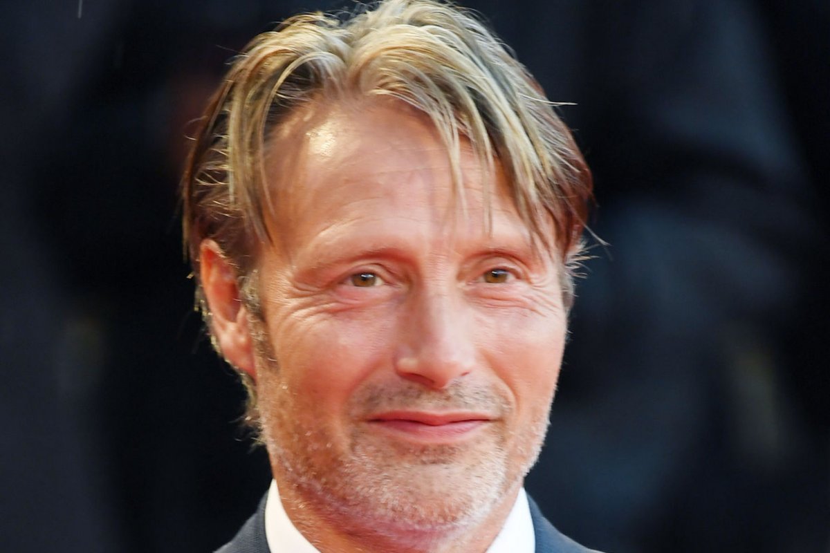 Look: 'Fantastic Beasts: The Secrets of Dumbledore' footage features Mads Mikkelsen as Grindelwald
