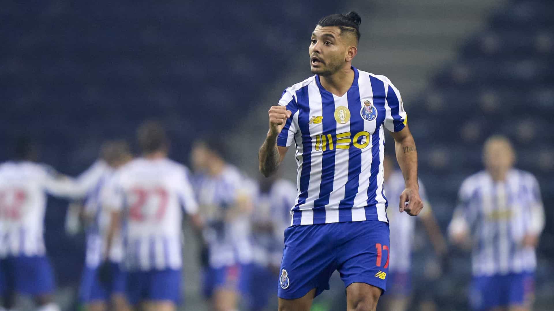 Lyon vai ao mercado em Janeiro e Jesús Corona é um dos alvos Até Morrer