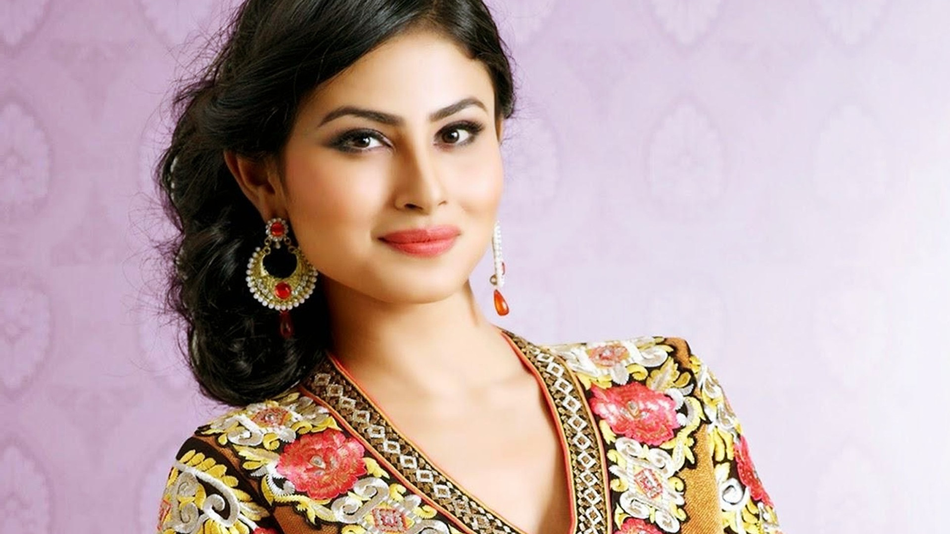 Mouni Roy TV Actress Wallpaper 02306