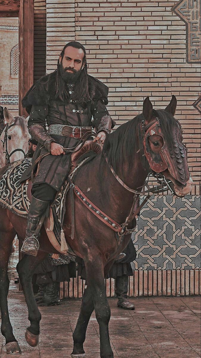 Sultan Malik Shah. Turkish clothing, Great seljuk, Riding helmets