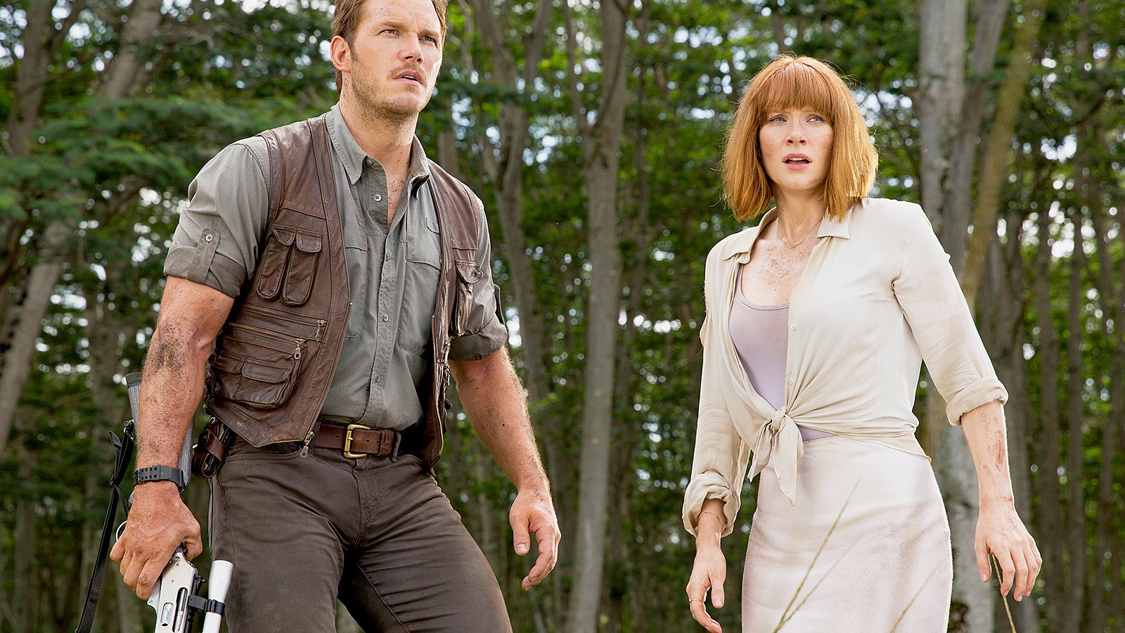Jurassic World Review: Chris Pratt's Flick Is Massively Entertaining