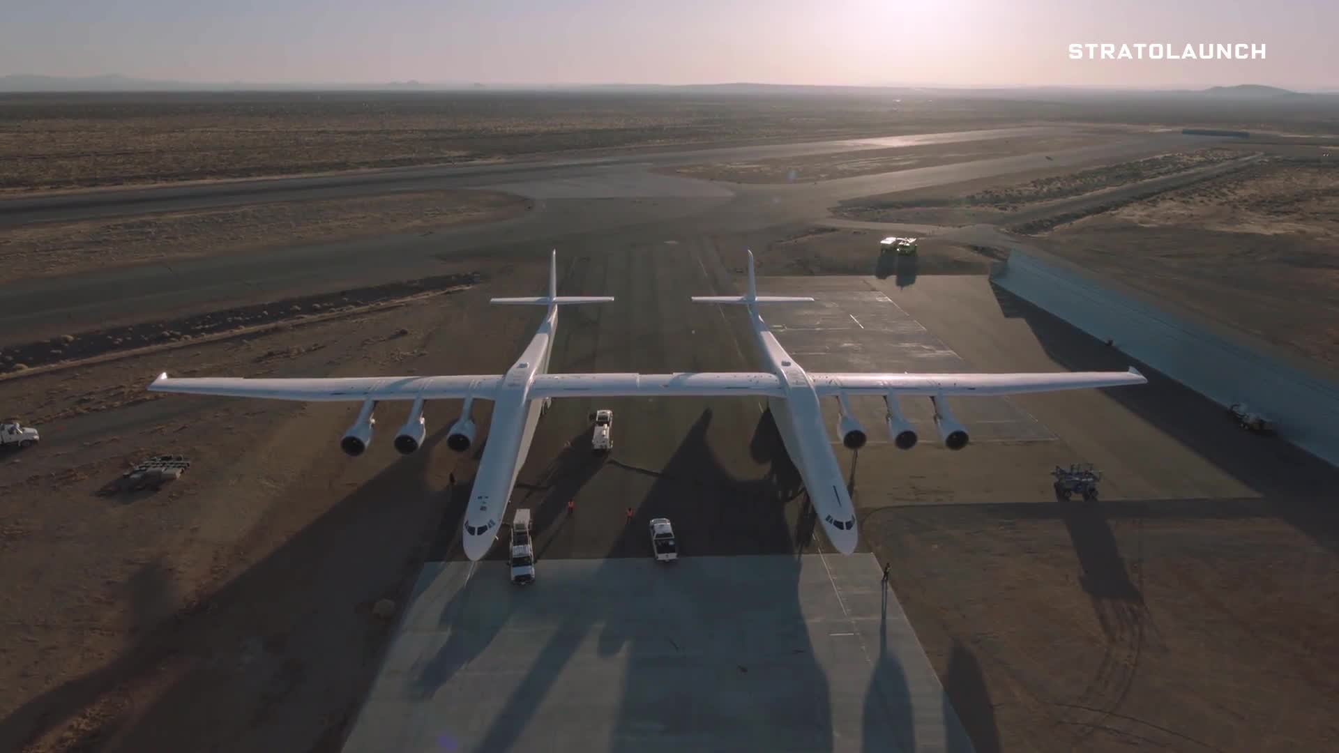 Watch How Big is the World's Biggest Plane? Huge