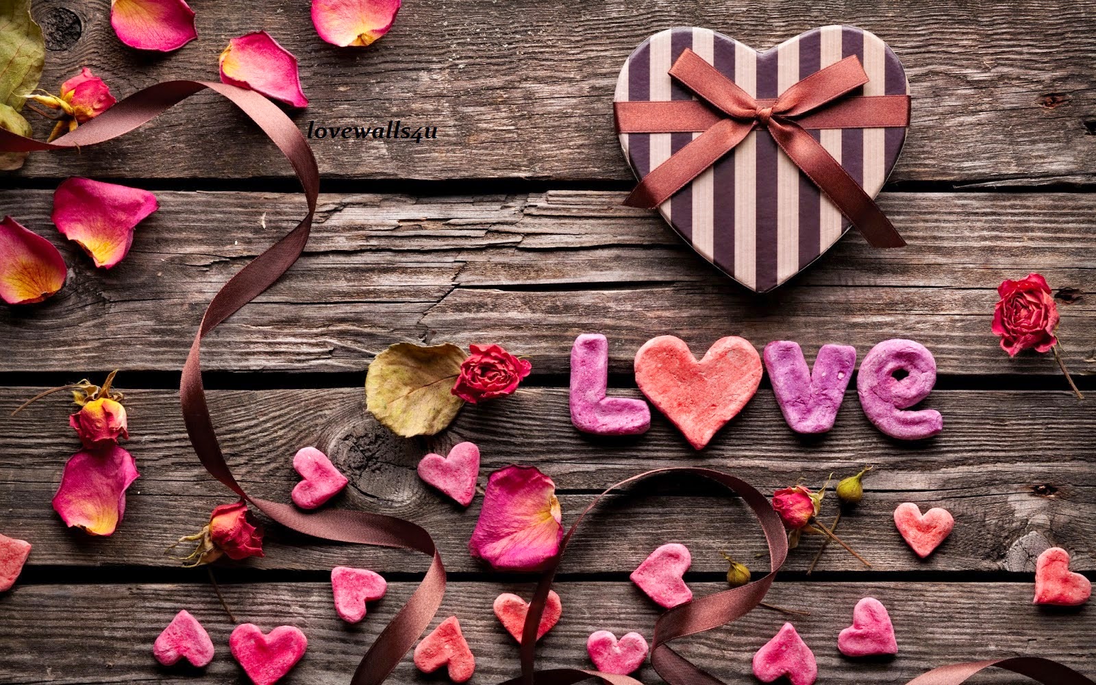 Happy Valentines Day Wood
