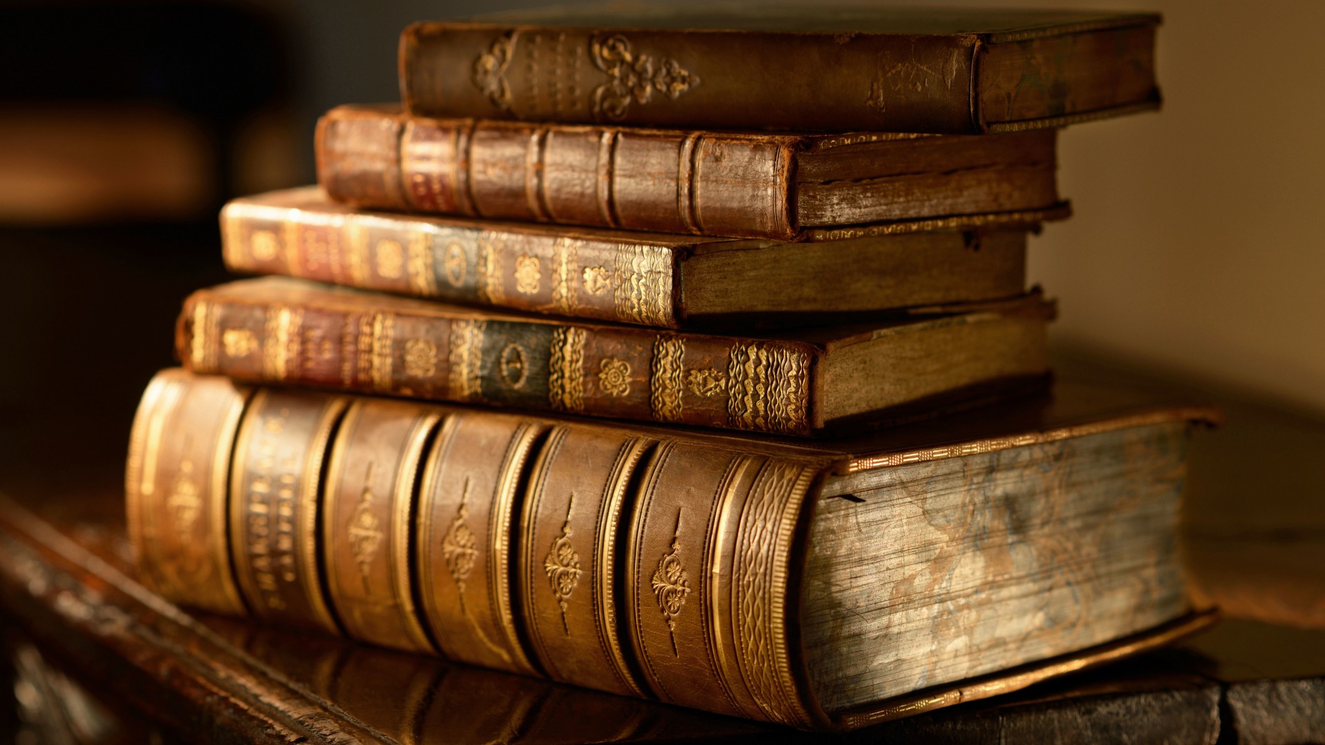 Download Wallpaper book, 1920x1080, Old books