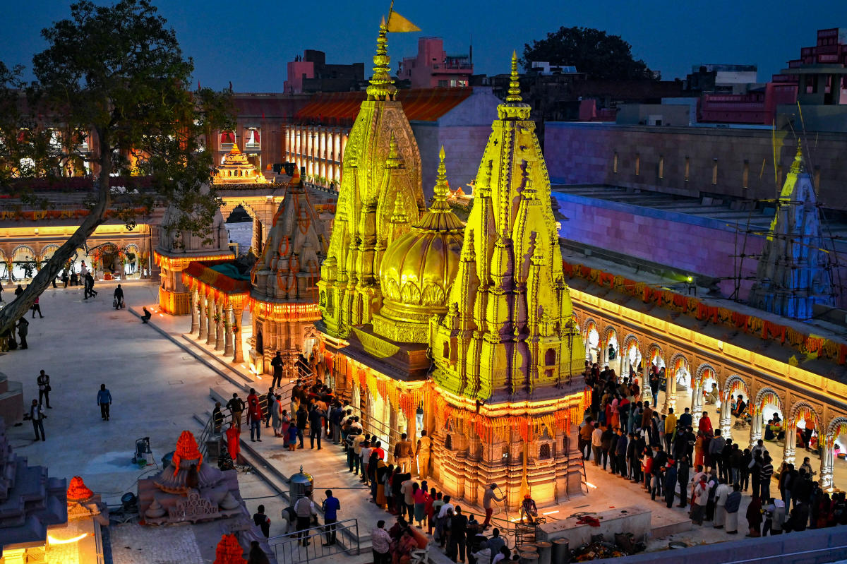 Leaning Temple of Varanasi beats the Leaning Tower of Pisa, this is how |  Times of India Travel
