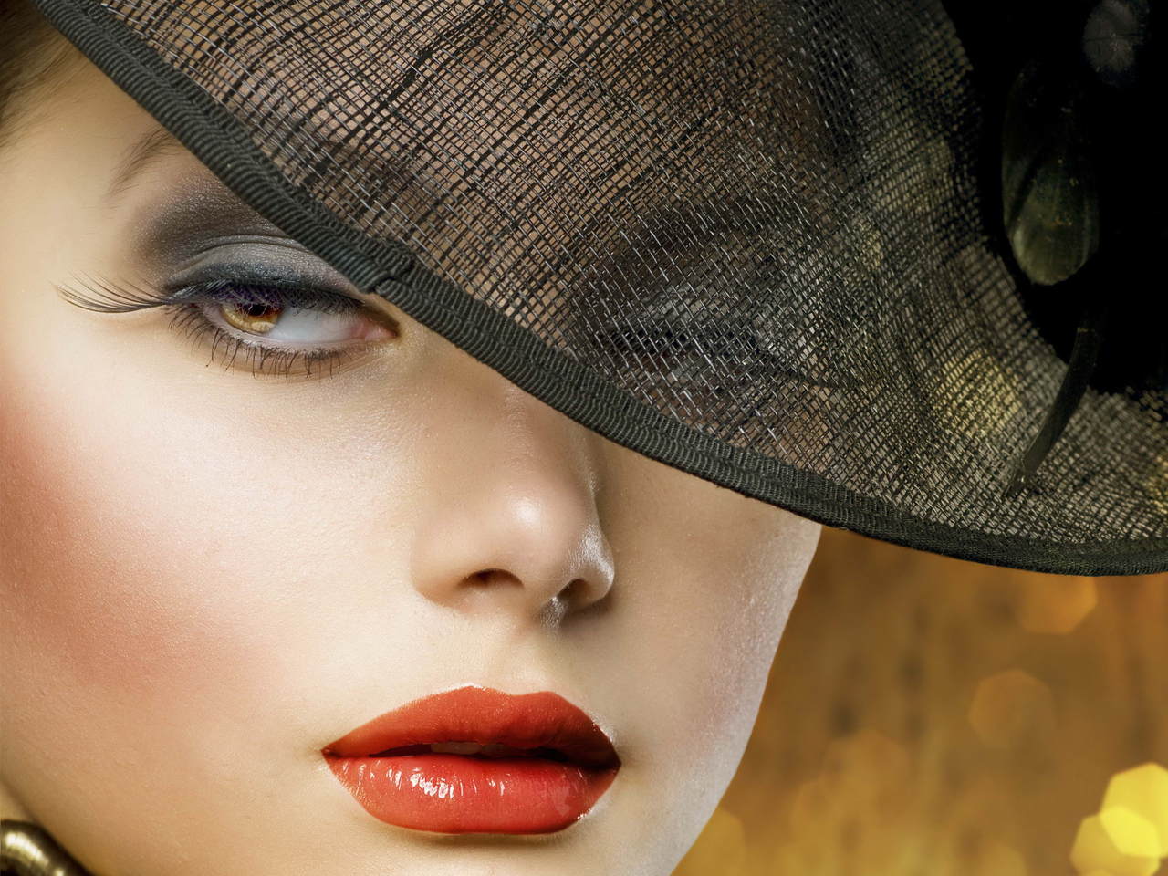 Gorgeous Women Wallpaper