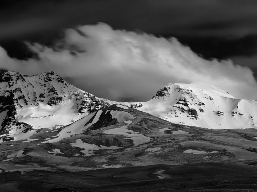 Ultra 4K wallpaper for your desktop or mobile screen free and easy to download