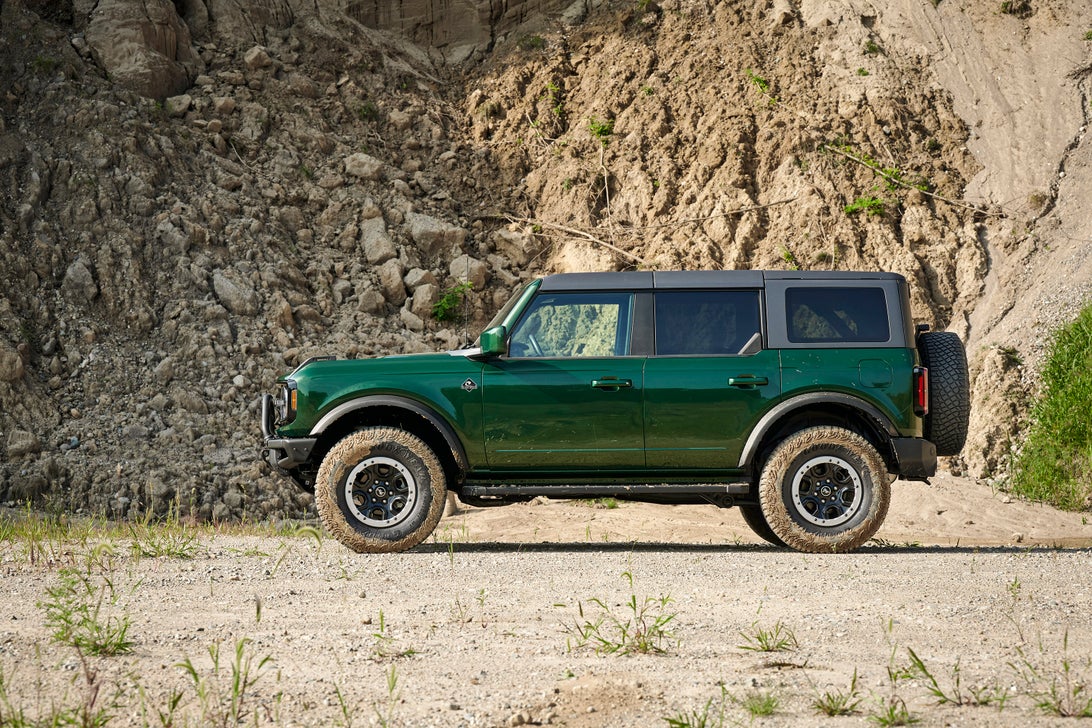2022 Ford Bronco hulks out with Eruption Green paint