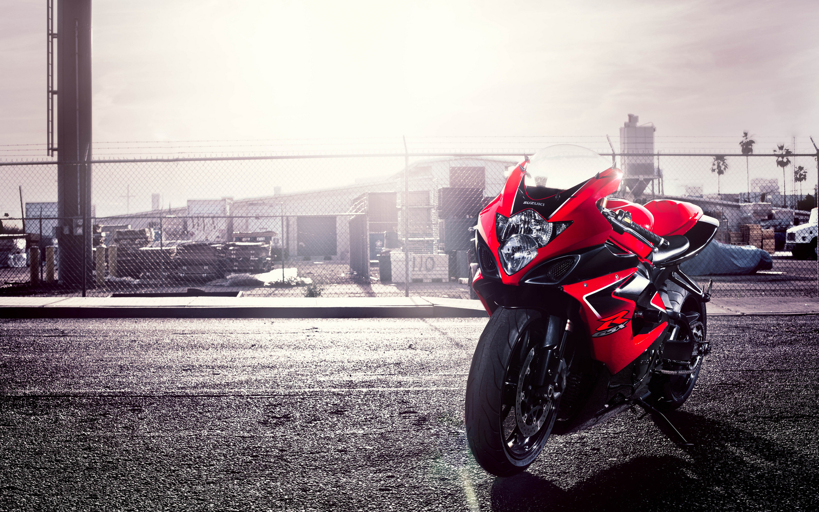 Suzuki GSXR 750 Red Wallpaper