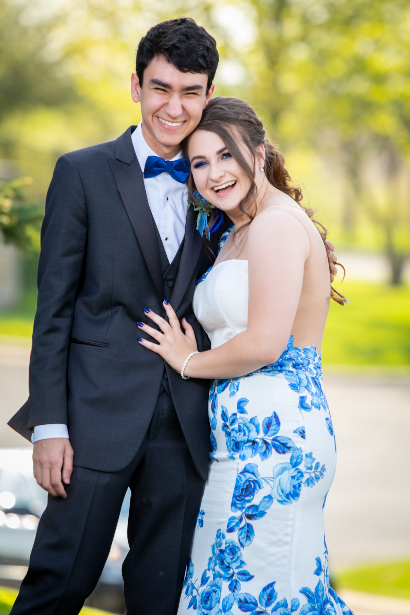 Prom Picture Poses for Couples | Romantic Prom Couples Photography