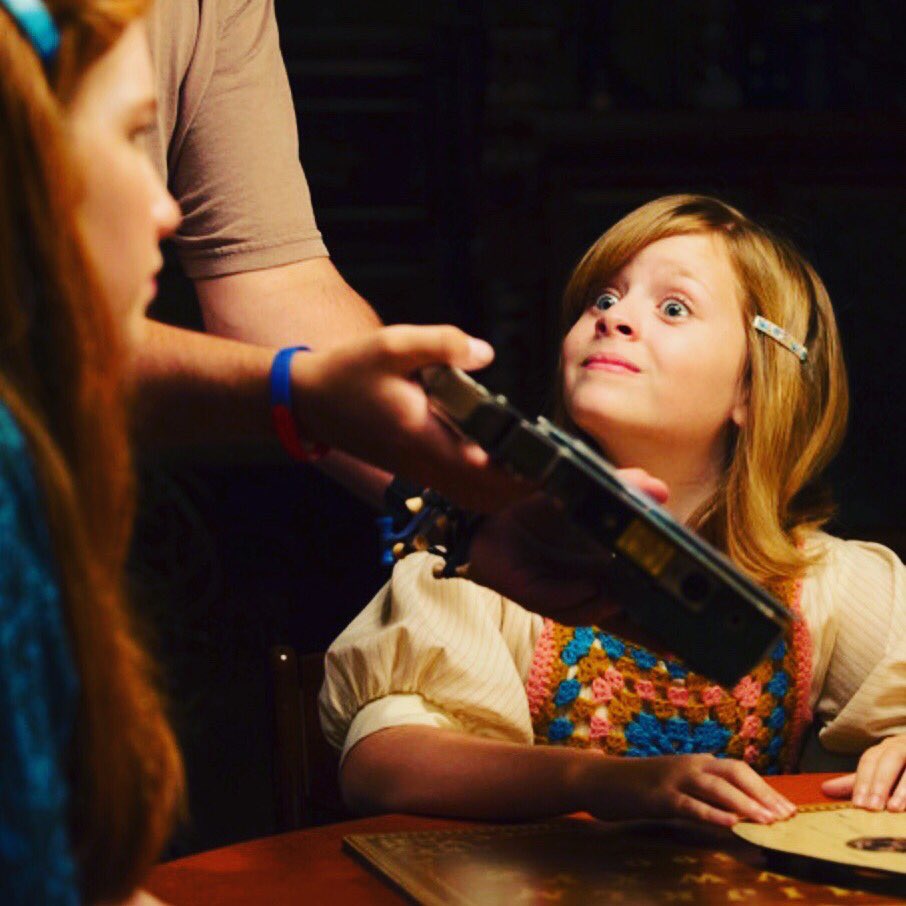 Lulu Wilson deeeeep into my eyes and go see Ouija Origin Of Evil NOOOOOW #ouijamovie