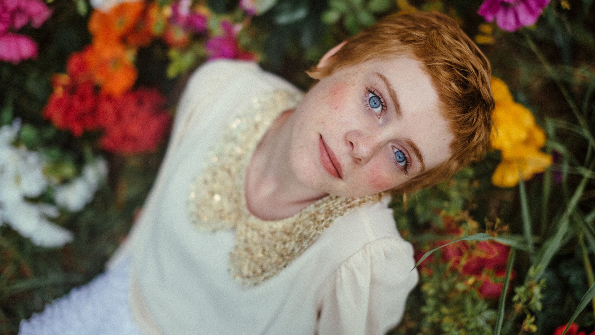 Actress Sophia Lillis Beautiful HD Wallpaper And Latest Photo Collection