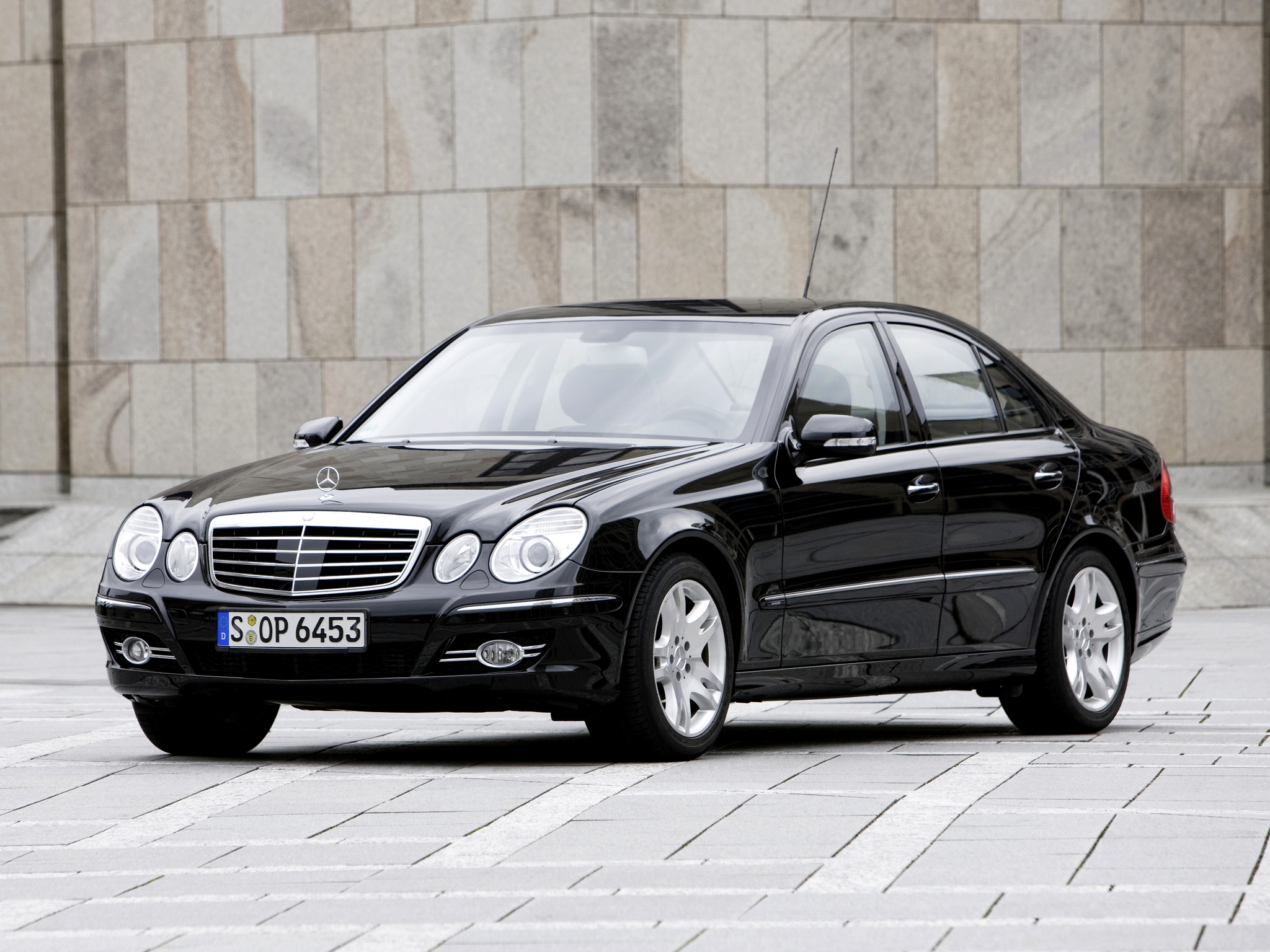 Armored, Mercedes, Benz, E klasse, Guard, W Luxury Wallpaper HD / Desktop and Mobile Background