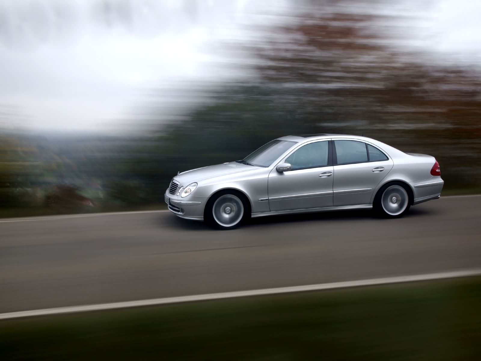 Mercedes Benz E Class W211 Picture. Mercedes Benz Photo Gallery