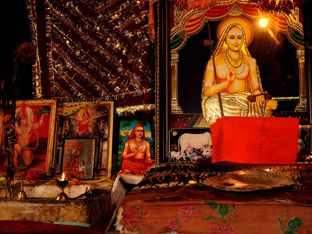 Life and Teachings of Sri Adi Shankaracharya