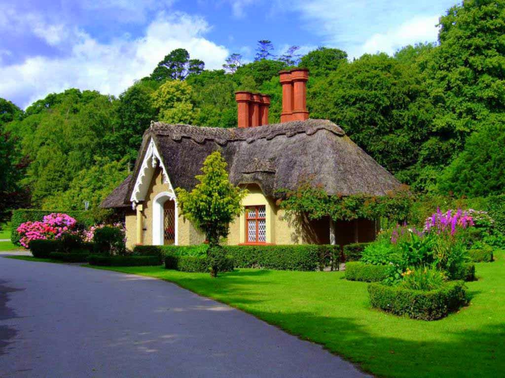 english cottage wallpaper