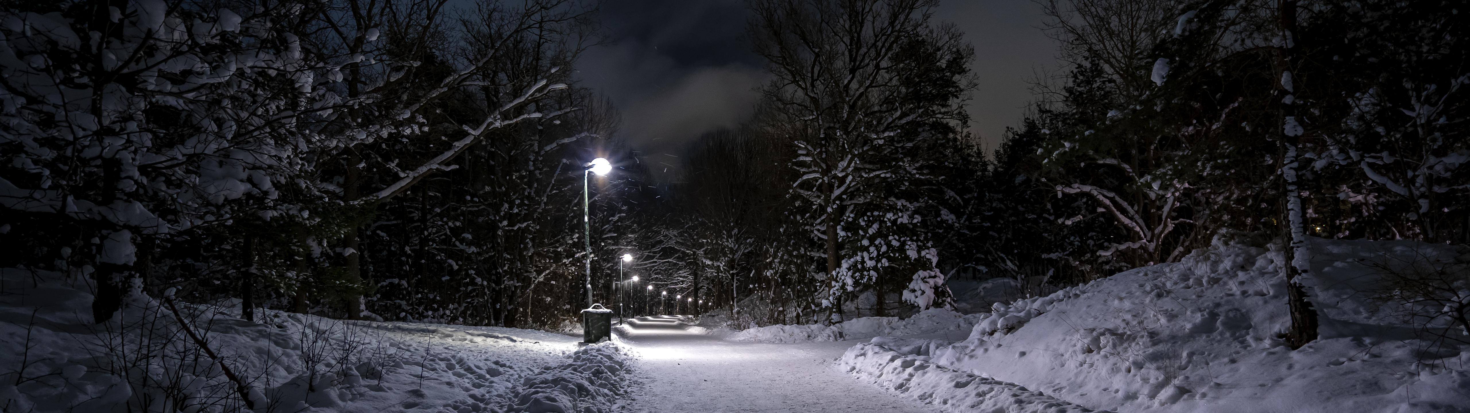 Hình nền mùa đông u tối: Khám phá những hình nền mùa đông với tông màu u tối và ấm áp để tạo cảm giác cozy và thư giãn trong tiết trời lạnh giá.