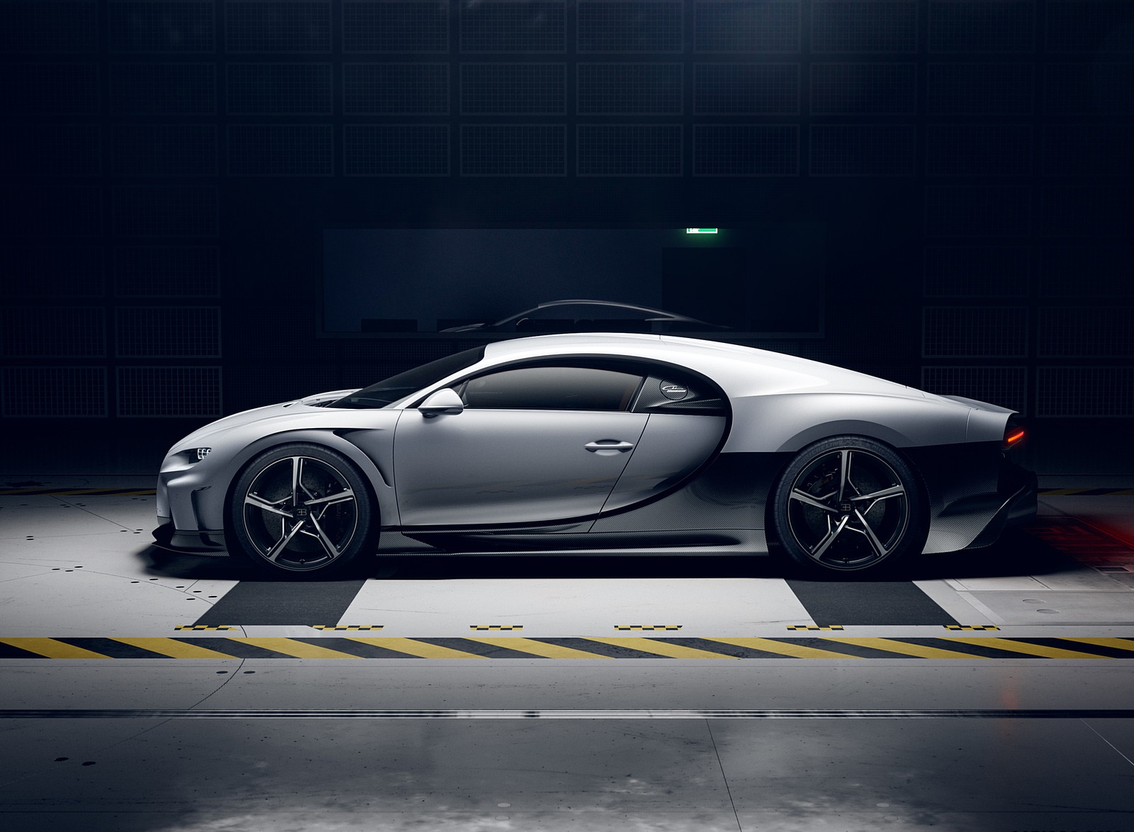 2022 Bugatti Chiron Super Sport Side Wallpaper