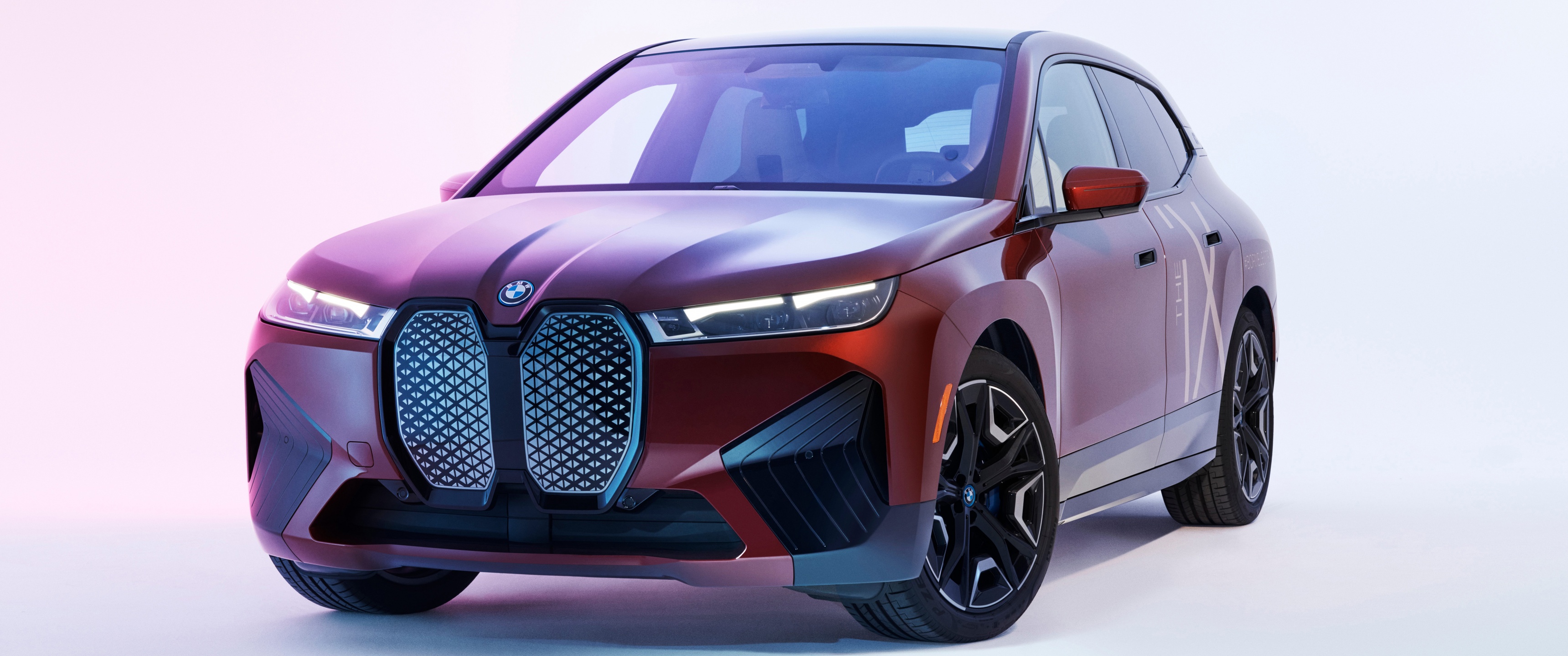 BMW iX xDrive50 Sport Wallpaper 4K, 2022, White background, 5K, Cars