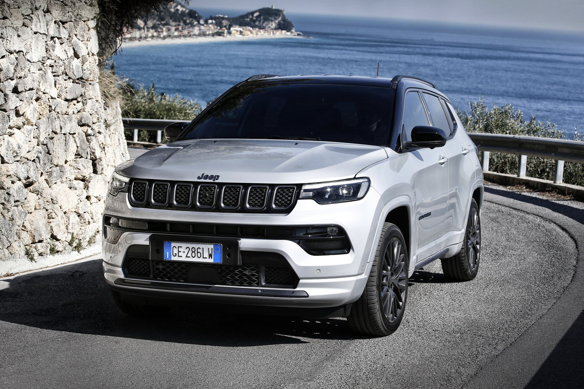 2022 Jeep Compass Trailhawk - Off-Road | Caricos