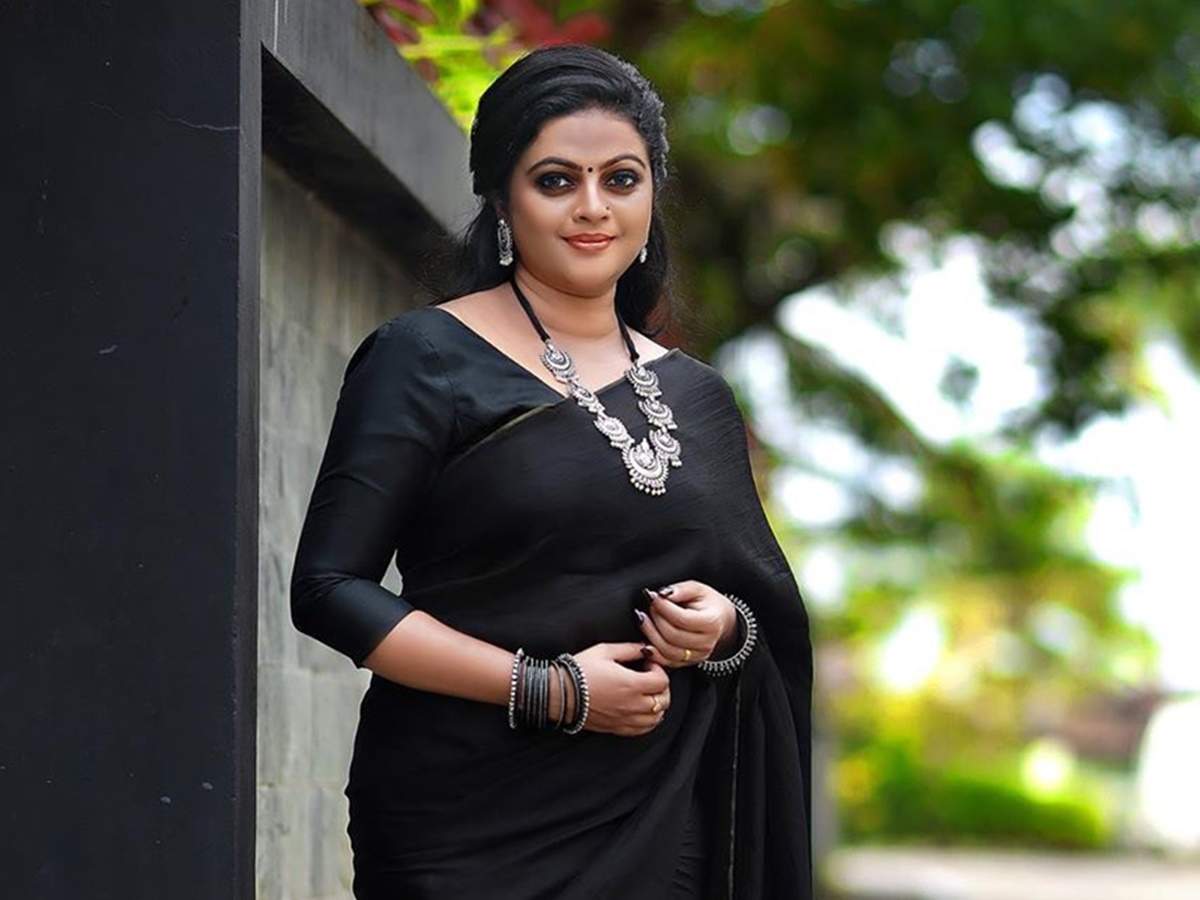 Vishu Special: Aswathy Sreekanth: Let's celebrate this Vishu staying at home, introspect and purify ourselves for a better tomorrow of India