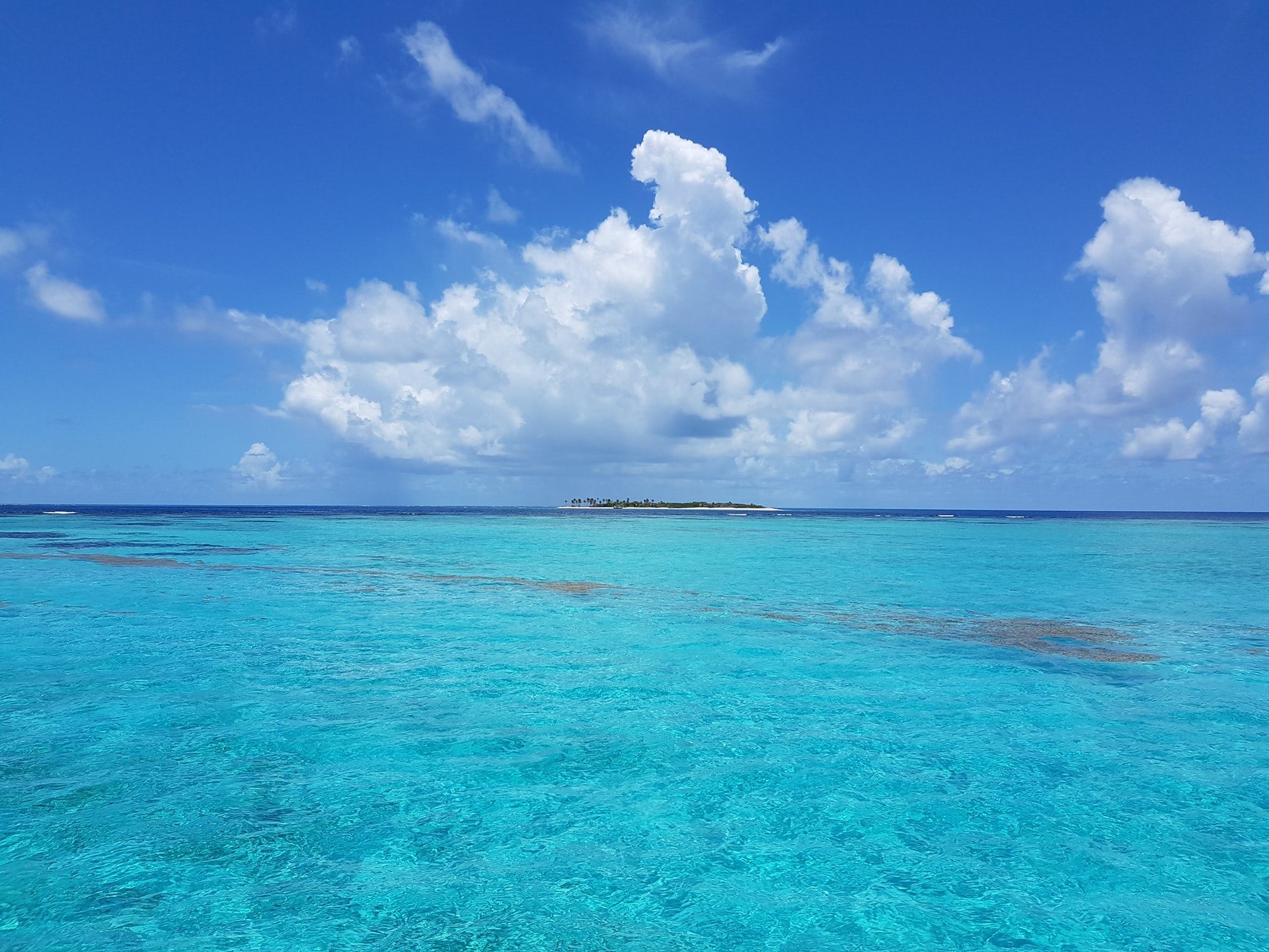 Clear Water Blue Sea Wallpaper 1920x1440p Is Like Water When It's Turbulent It's Difficult