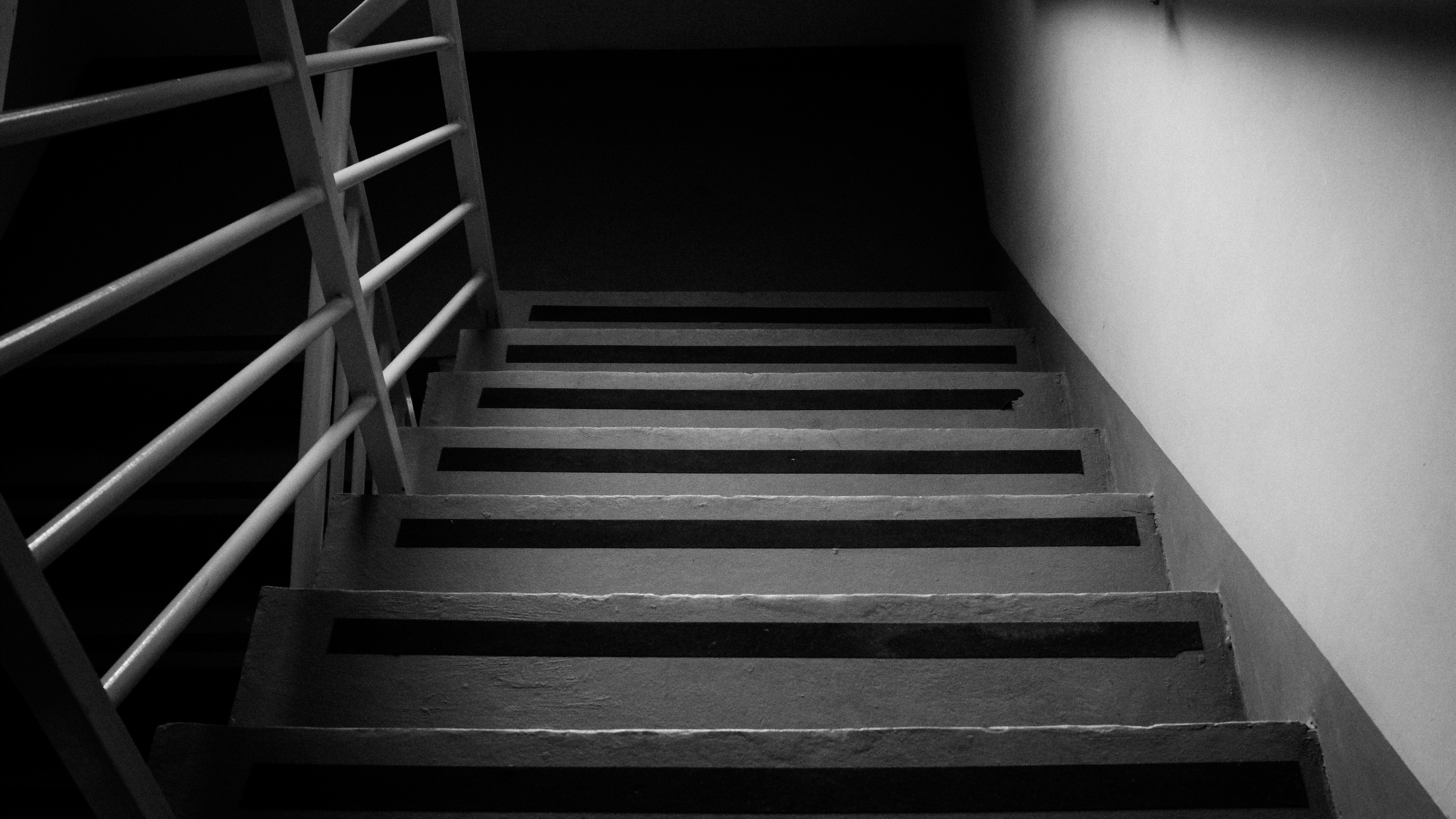 Wallpaper Ladder, black and white picture 5120x2880 UHD 5K Picture, Image