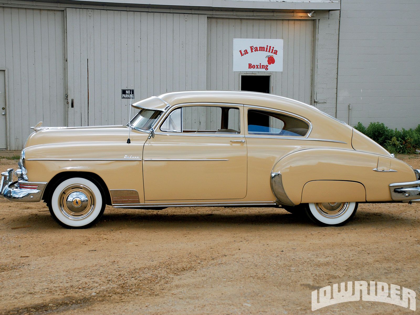 Chevrolet Fleetline Deluxe Magazine. Classic chevy trucks, Chevrolet, Futuristic cars