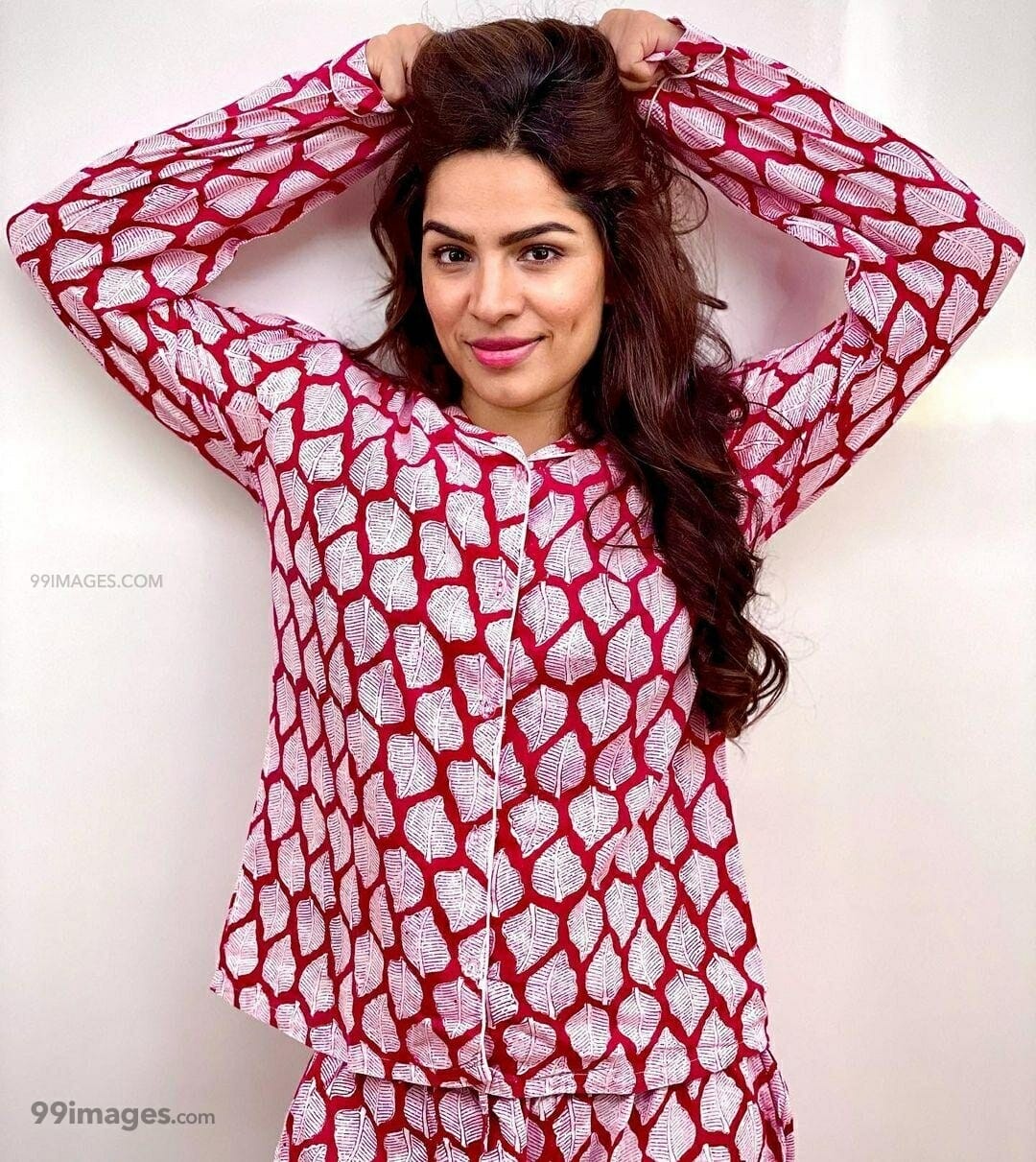 Shikha Singh HD Wallpaper (Desktop Background / Android / iPhone) (1080p, 4k) (1080x1211)