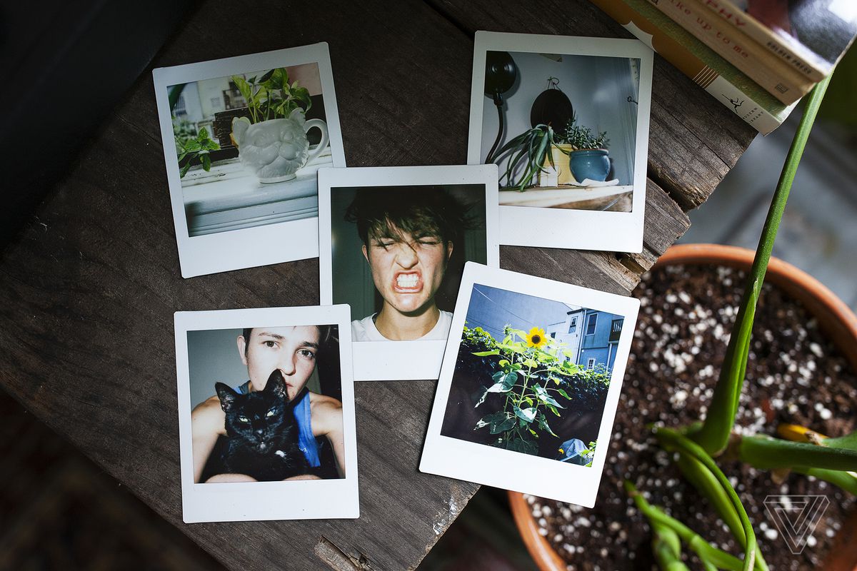 Fujifilm's new Instax Square SQ1: the instant camera back to its basics