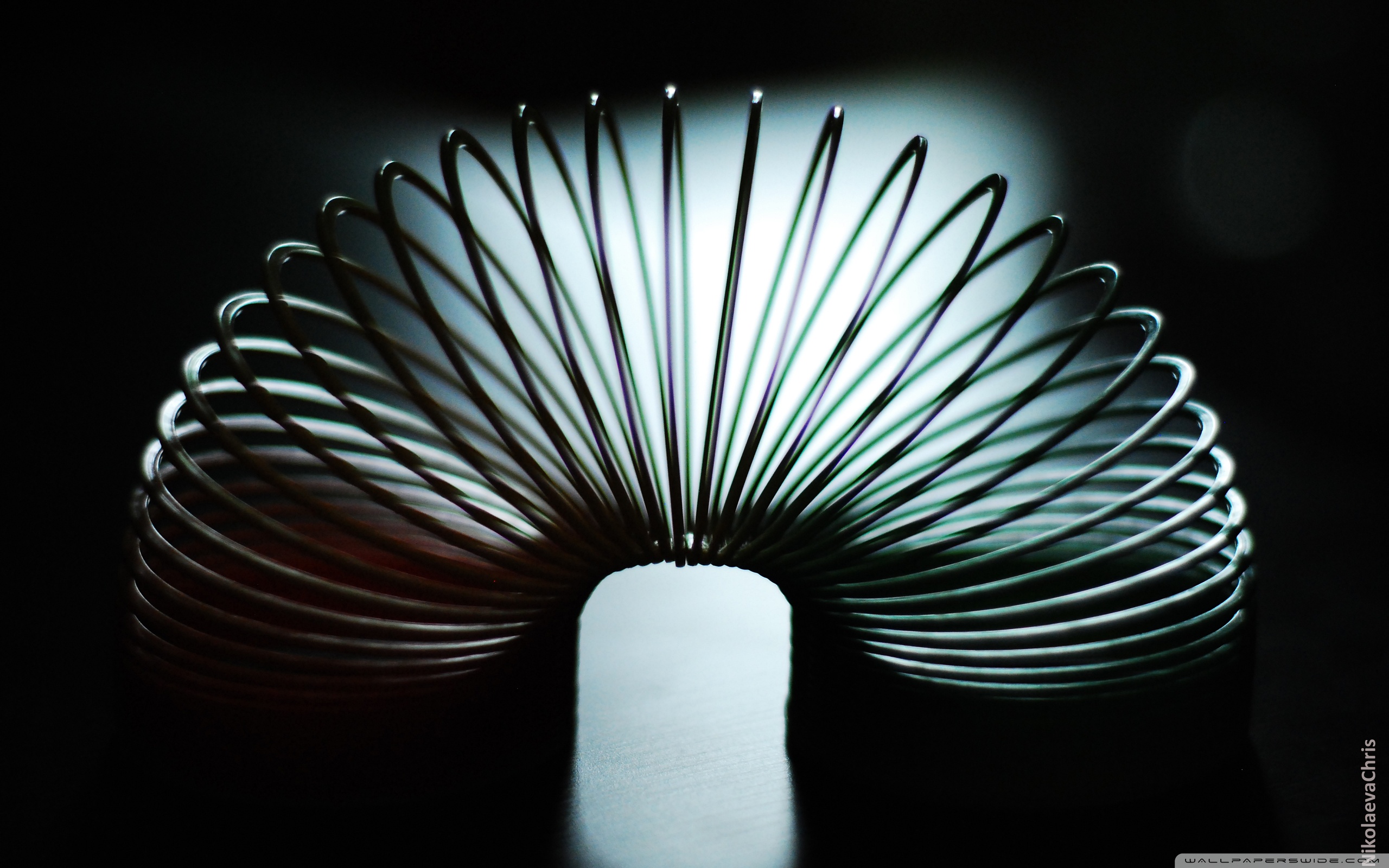 Slinky Ultra HD Desktop Background Wallpaper for 4K UHD TV, Tablet