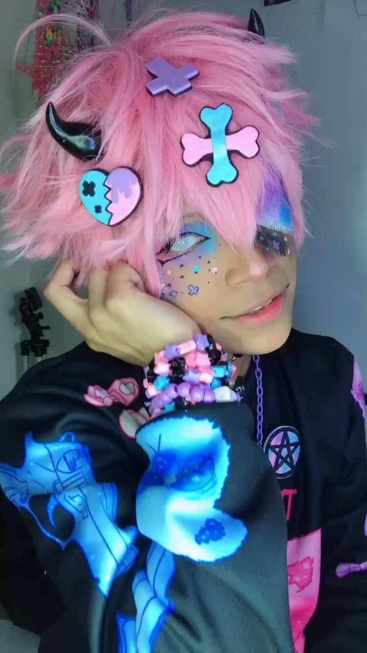 Stevie ryu. Pastel goth makeup, Pastel punk, Pastel goth fashion