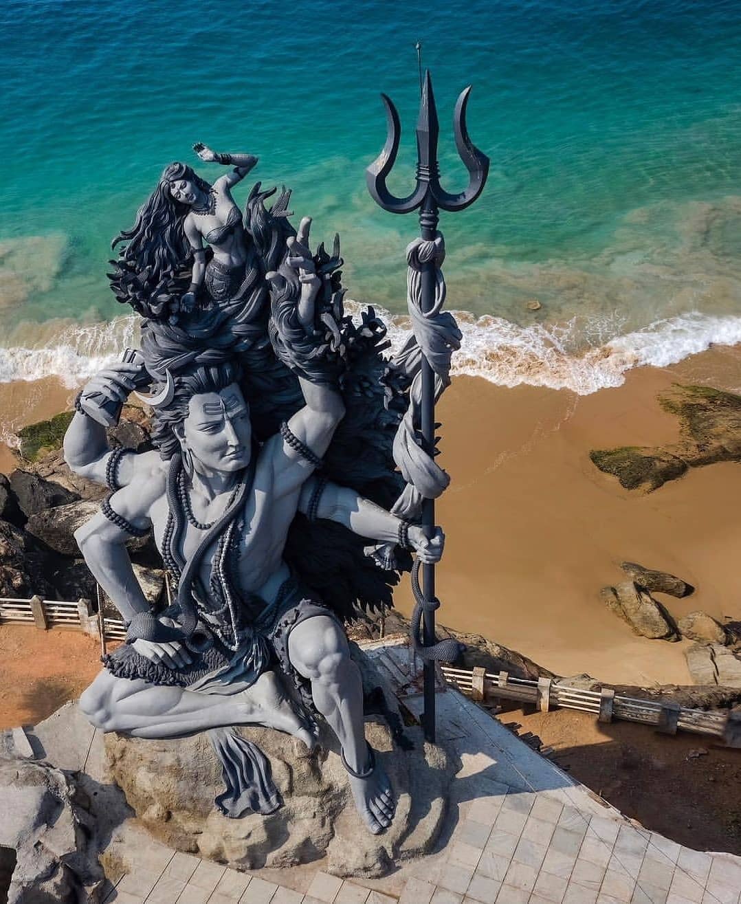 Kerala Tourism - #DidYouKnow that the magnificent statue of Lord Shiva at the Azhimala temple in Trivandrum, is the tallest in Kerala? The Lord is in Gangadhareswara form, holding the Goddess