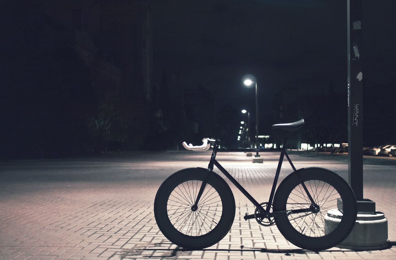Carbon 88s on my fixie goes fast. Night biking, Fixie, Bike