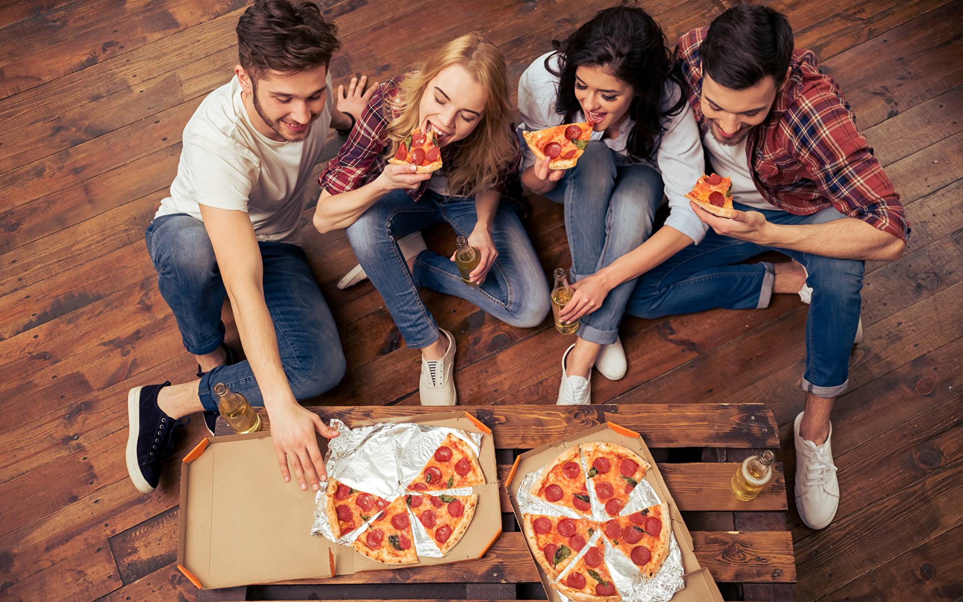 Wallpaper Men Pizza Girls Jeans 1920x1200
