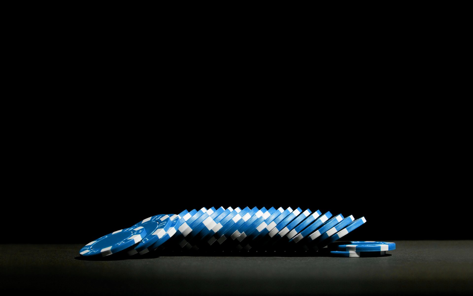 poker chips HD Wallpaper