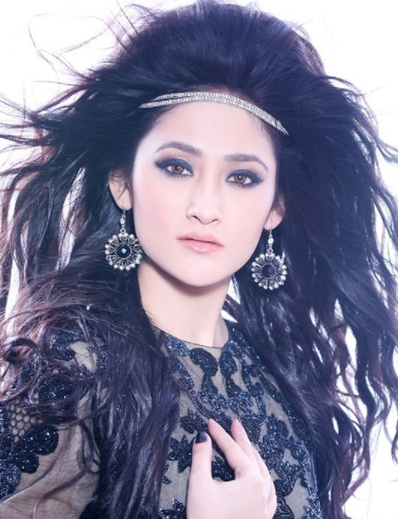 Aditi Sajwan Facts, Age, Wiki, Biography, Height, Weight, Affairs, Net worth & More