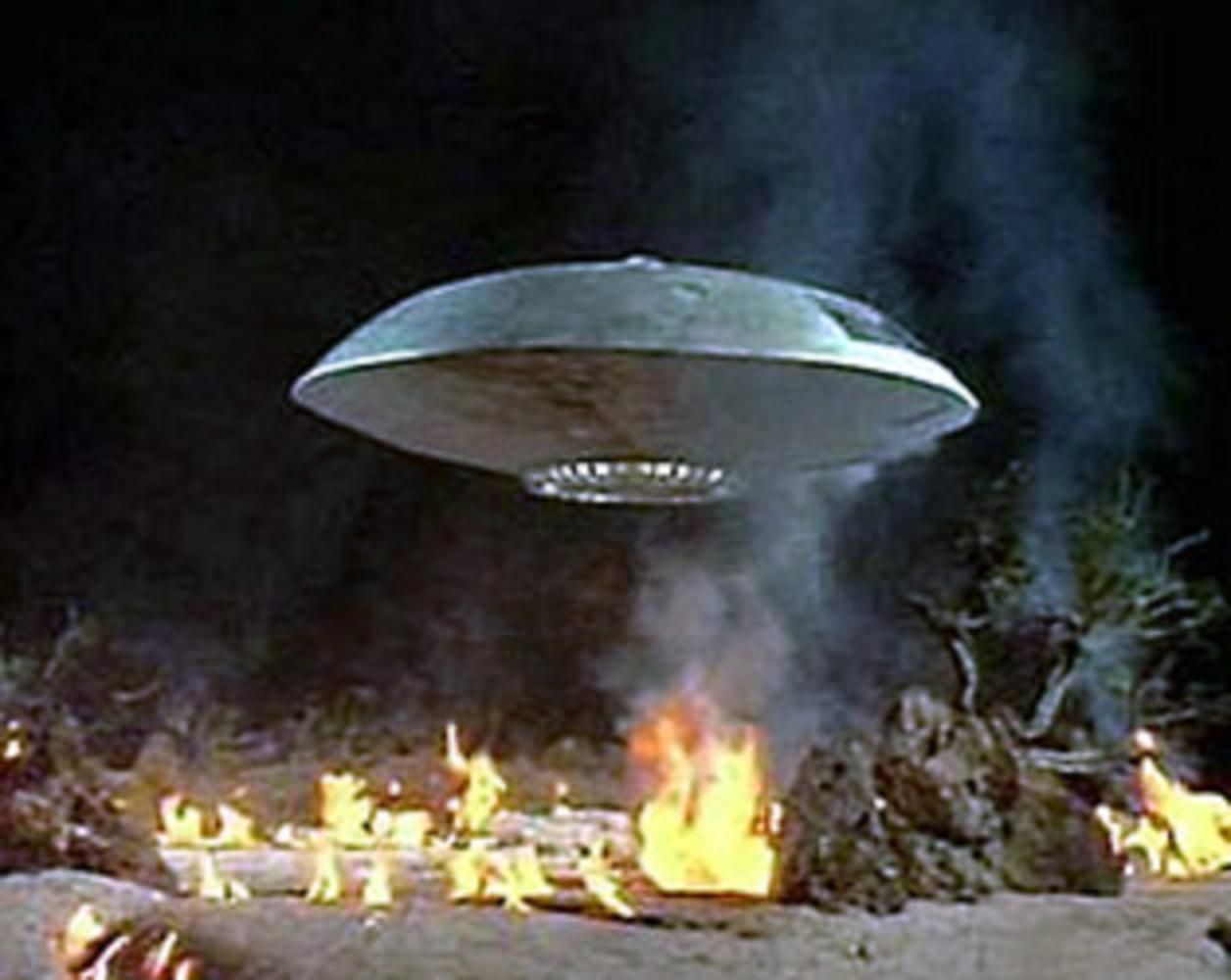 Lost In Space Photo: LIS. Lost in space, Space tv shows, Space tv