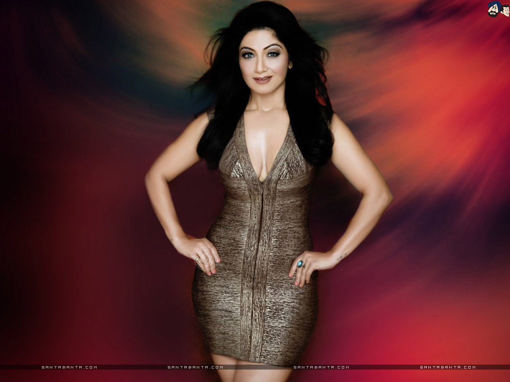 Television actress Aartii Naagpal in a glamorous avatar