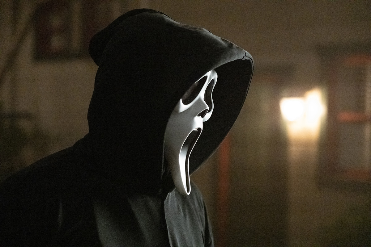 Scream Celebrates the Holidays With Three New Photo