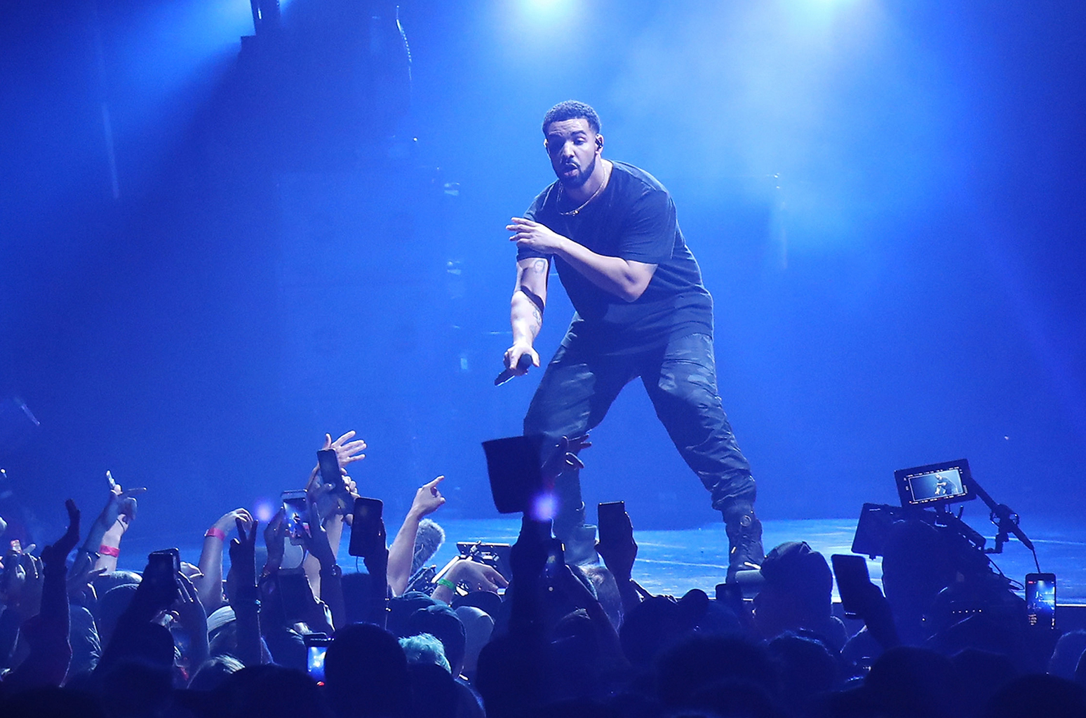 Drake Joins Jorja Smith at Toronto Concert to Perform 'Get It Together'
