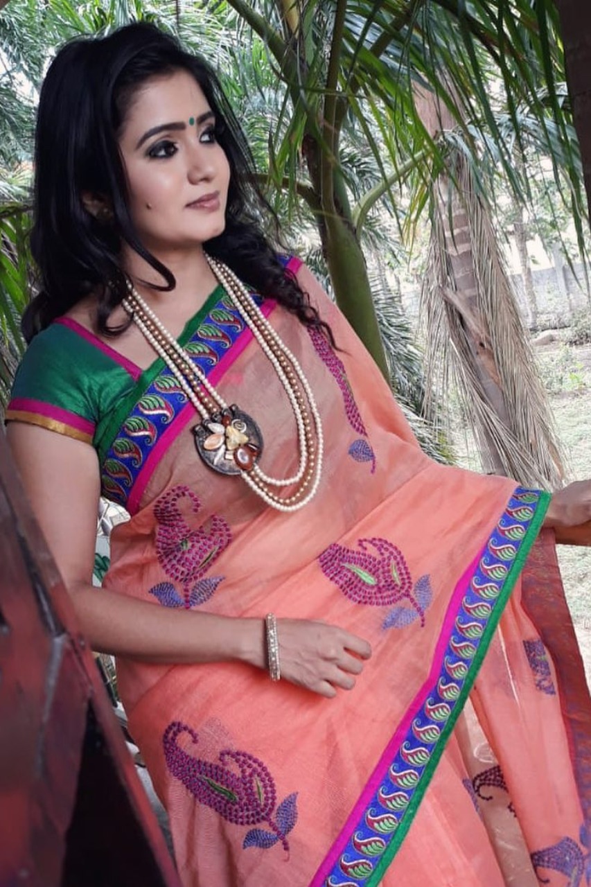 Actress Srithika- Photo Gallery