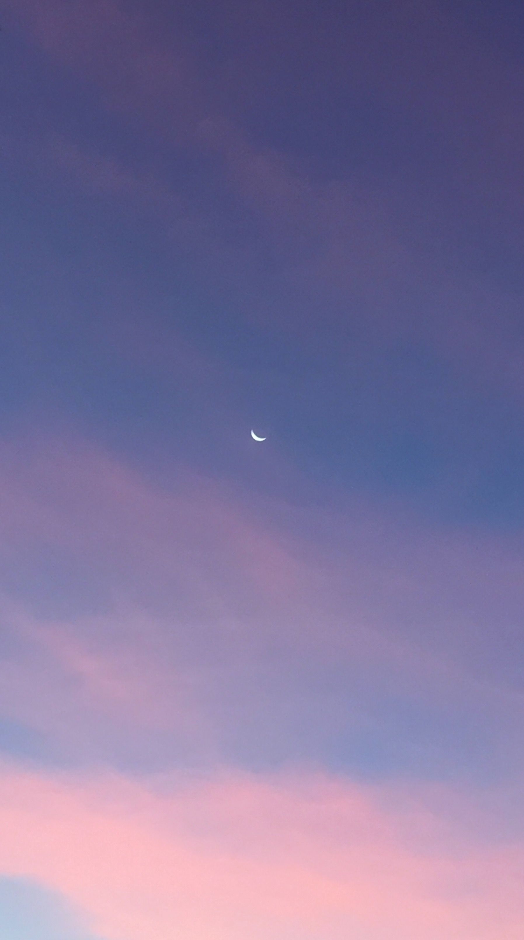 A moon of pastel colors. Sunset wallpaper, Pastel sunset, Pastel sky